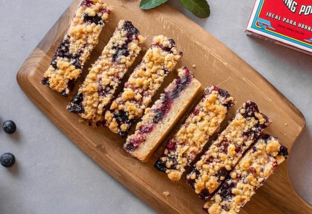 Barritas de cereal sabor frutos rojos, el snack más delicioso y fácil de hacer