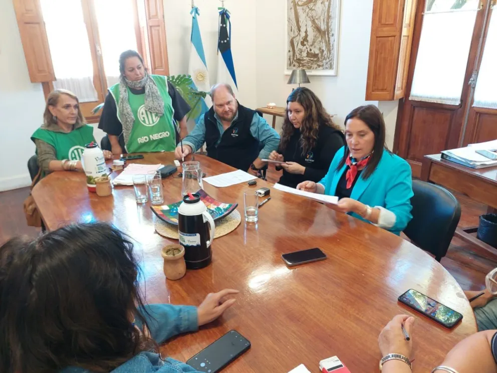 Empleados municipales de Viedma aceptaron la oferta salarial del Ejecutivo: qué resolvieron 