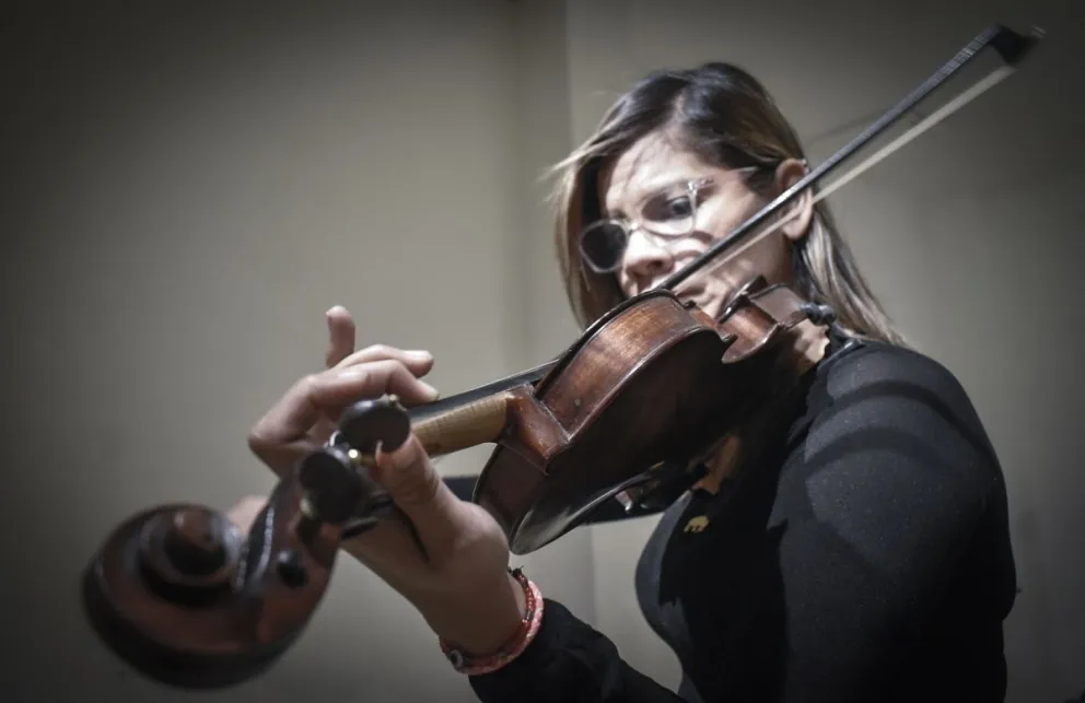 Isabel Oliveros llegó con su arte para compartirlo en la Patagonia 