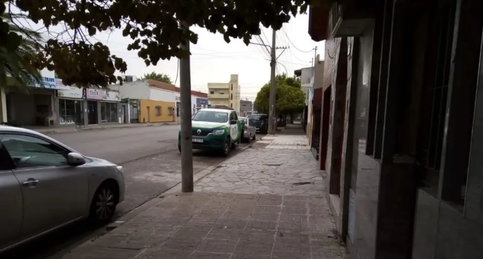 Explican el motivo por el cual una camioneta del municipio estaba mal estacionada 