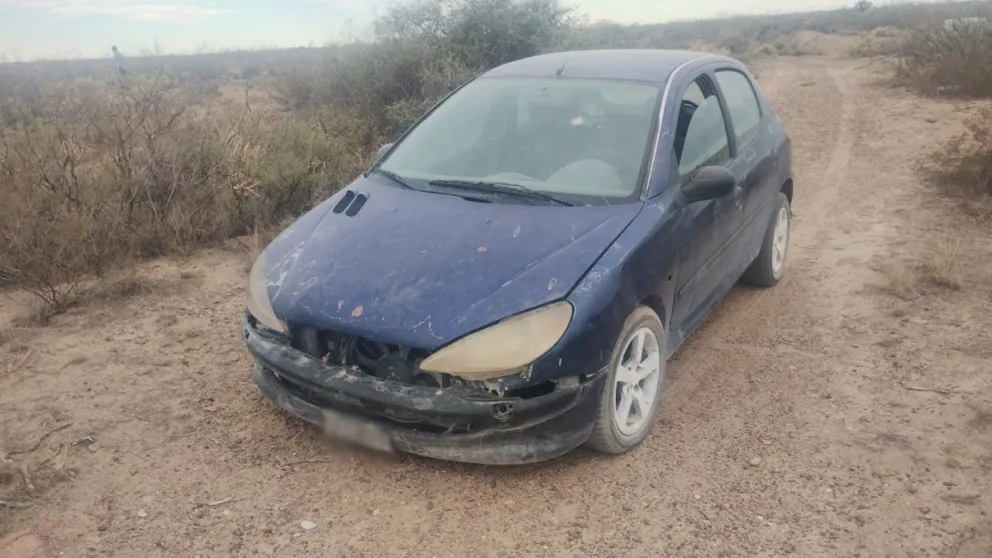 Descubren a un prófugo de la Justicia cuando intentaba robar un auto