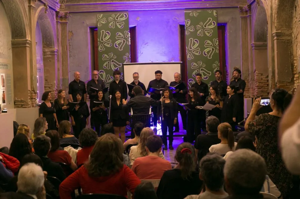 Música coral en el Centro Cultural: expresión y contención para adultos mayores