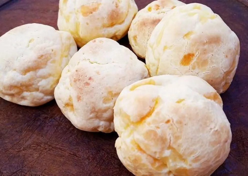 “Falsos” chipá para la merienda: la receta rápida y sencilla para salir del apuro y quedar bien 