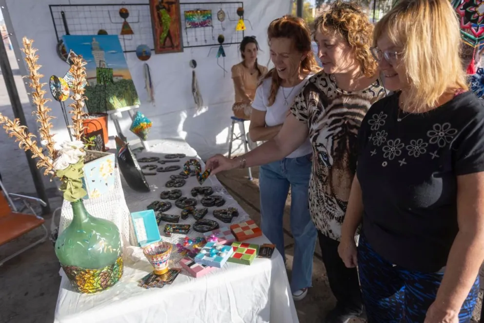 Se reactivó de la Feria de Artesanos en Viedma