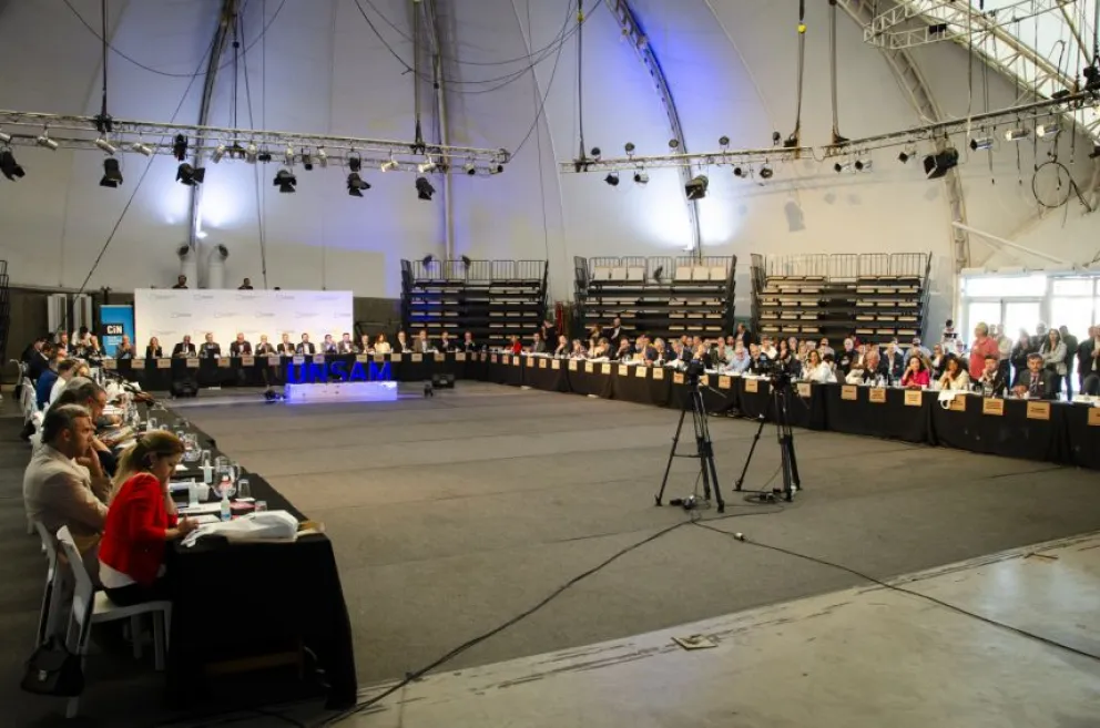 Universitarios contra la motosierra de Milei