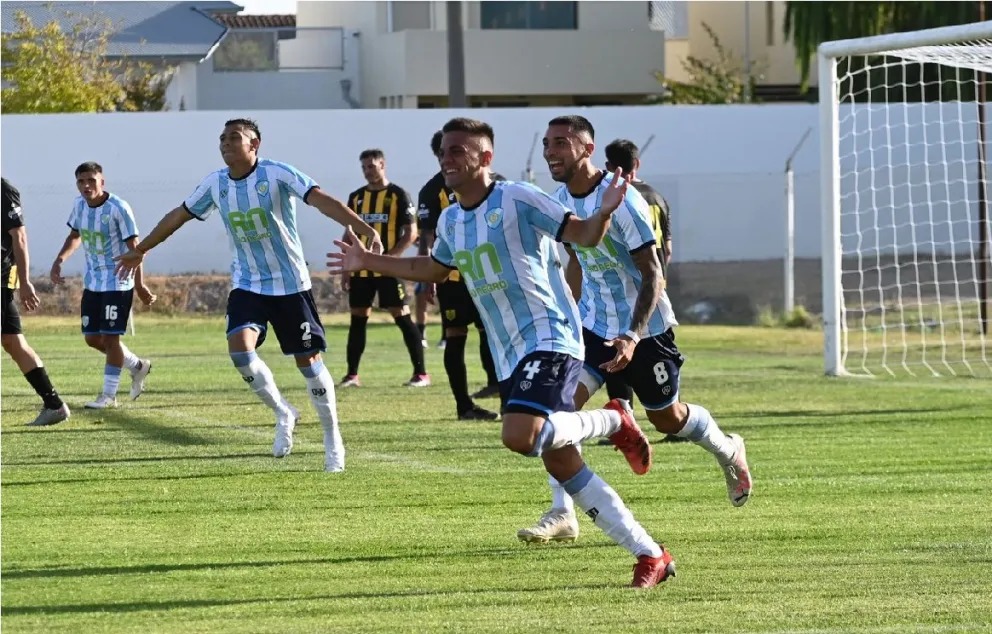 “Siempre el objetivo es ir a buscar los tres puntos”: Santángelo con la mira puesta en Villa Mitre