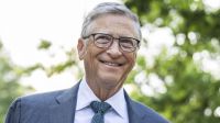 El empresario Bill Gates recomienda restringir el uso de celulares en niños