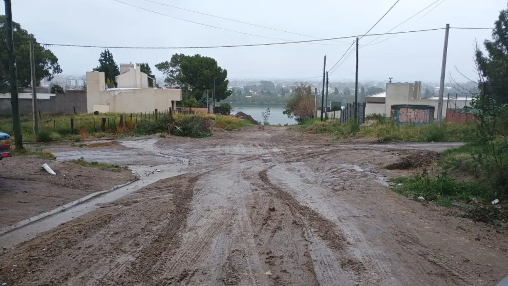 Durante la mañana del lunes continuará el mal clima. 
