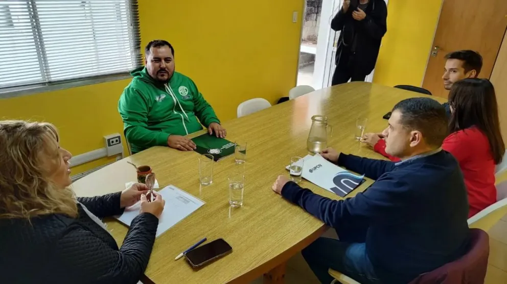 El Gobierno propuso a estatales aumentos de entre $150 mil y $210 mil