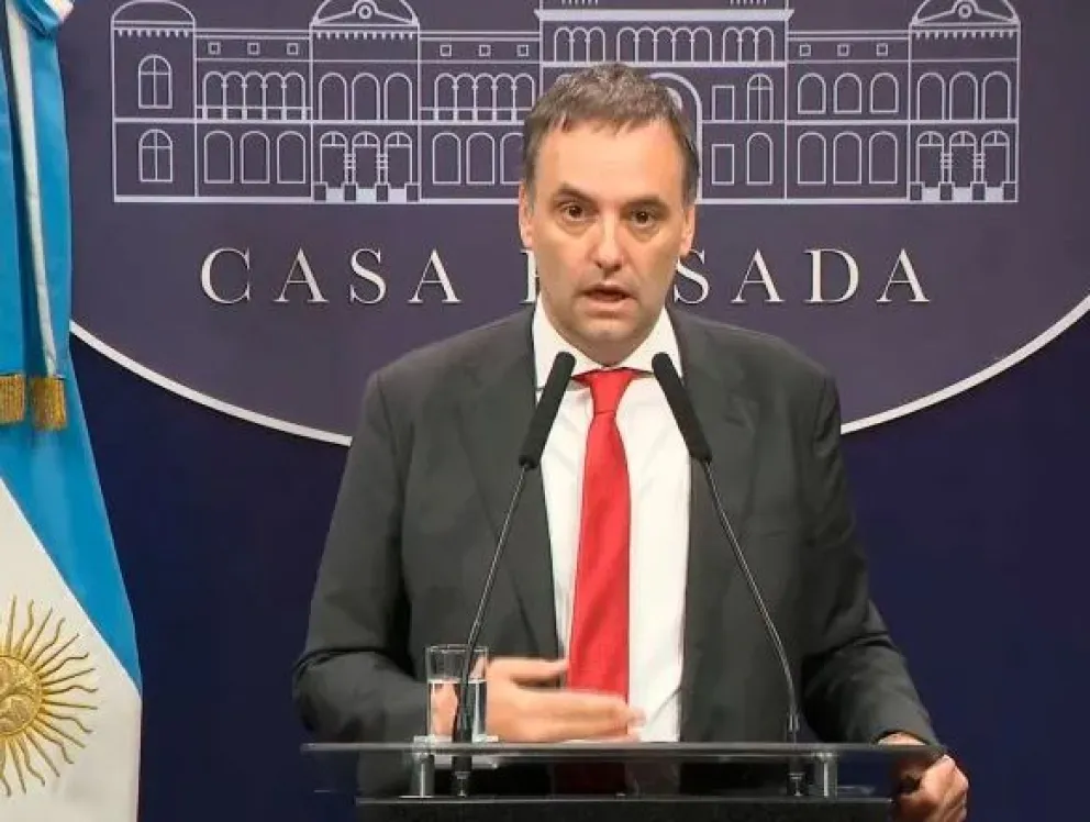 Milei ascendió a Manuel Adorni como Secretario de Estado: cobrará casi 4 millones de pesos