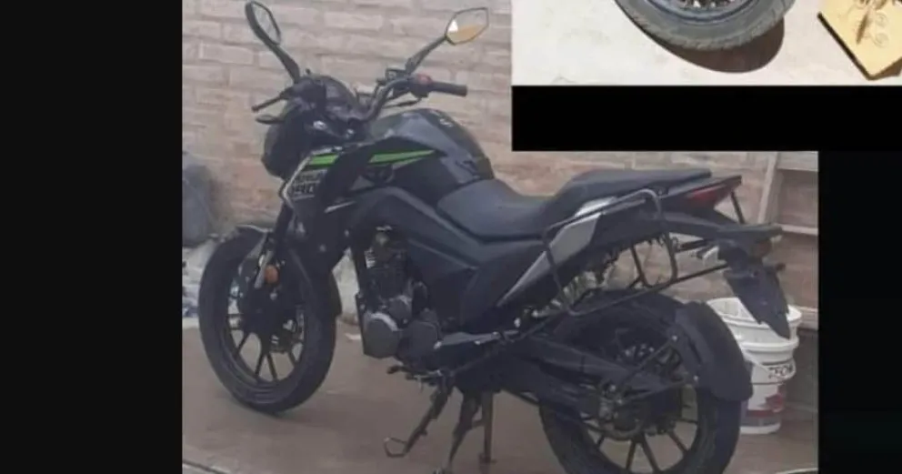 Dejó la moto afuera de un supermercado y se la robaron