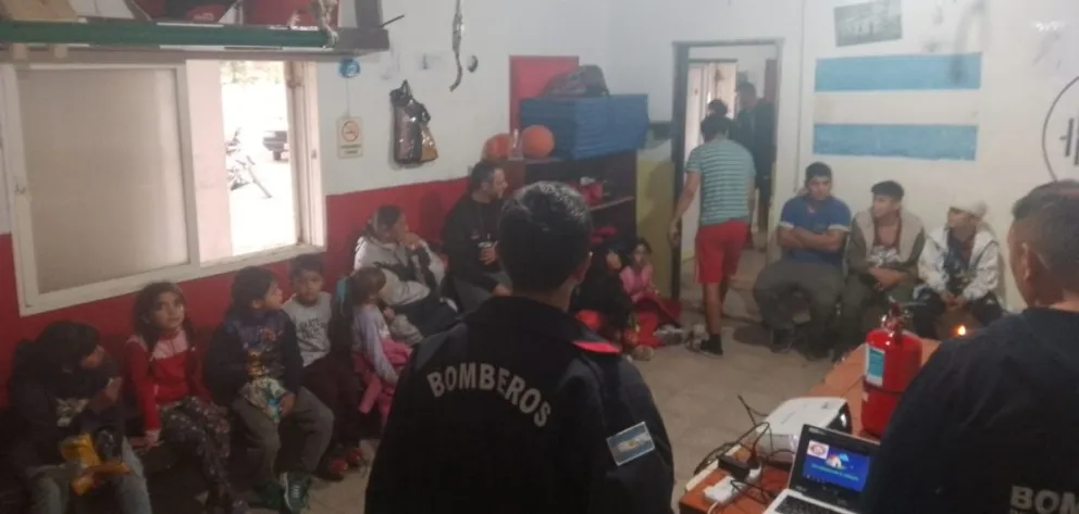 El Cuartel de Bomberos sale a los barrios para capacitar en prevención de incendios