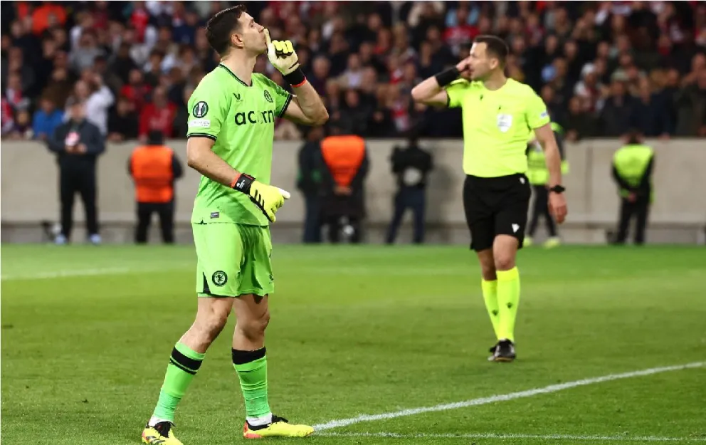 “Es terrible volver a ver esta escena”: el relato francés tras el baile de Emiliano Martínez ante Lille
