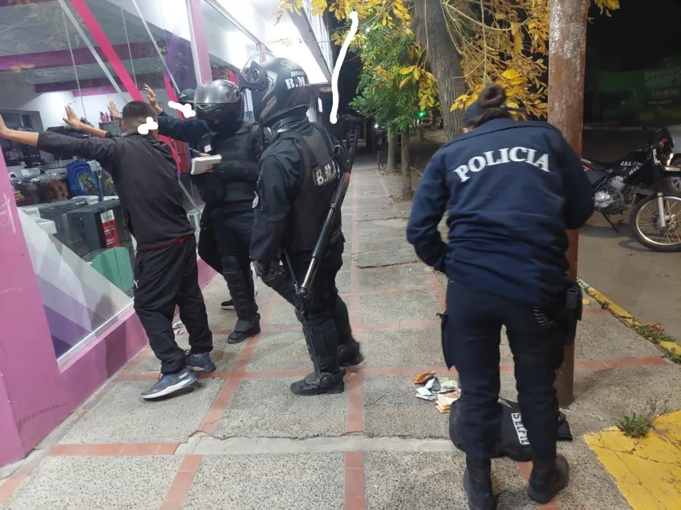 Mochila “cocainómana”: los atrapan cuando huían con un comprometedor polvo