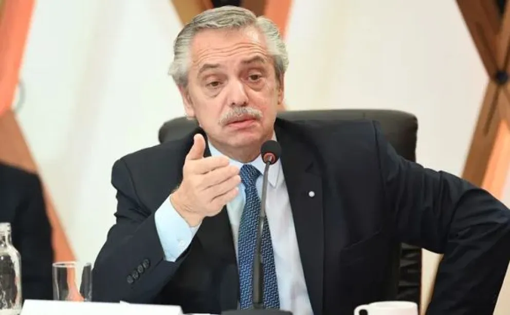 Fernández tildó de "insignificante" el superávit anunciado por Milei y defendió la educación pública