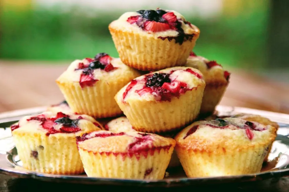 Una receta diferente: muffins de frutos rojos y champagne