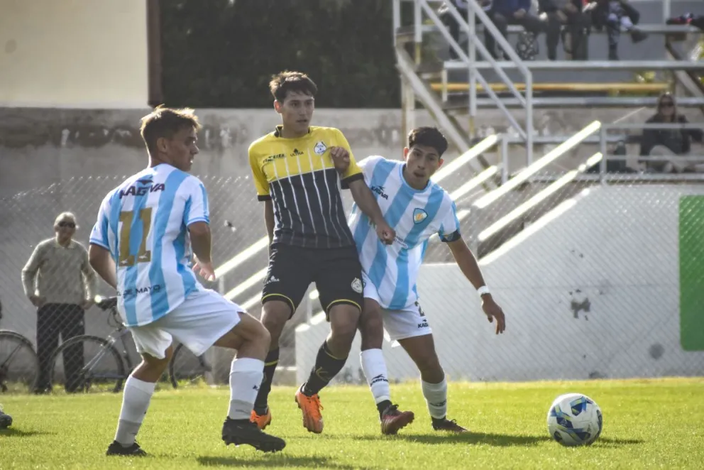 FOTO ARCHIVO: Sol de Mayó - Fátima, Liga Rionegrina de Fútbol.