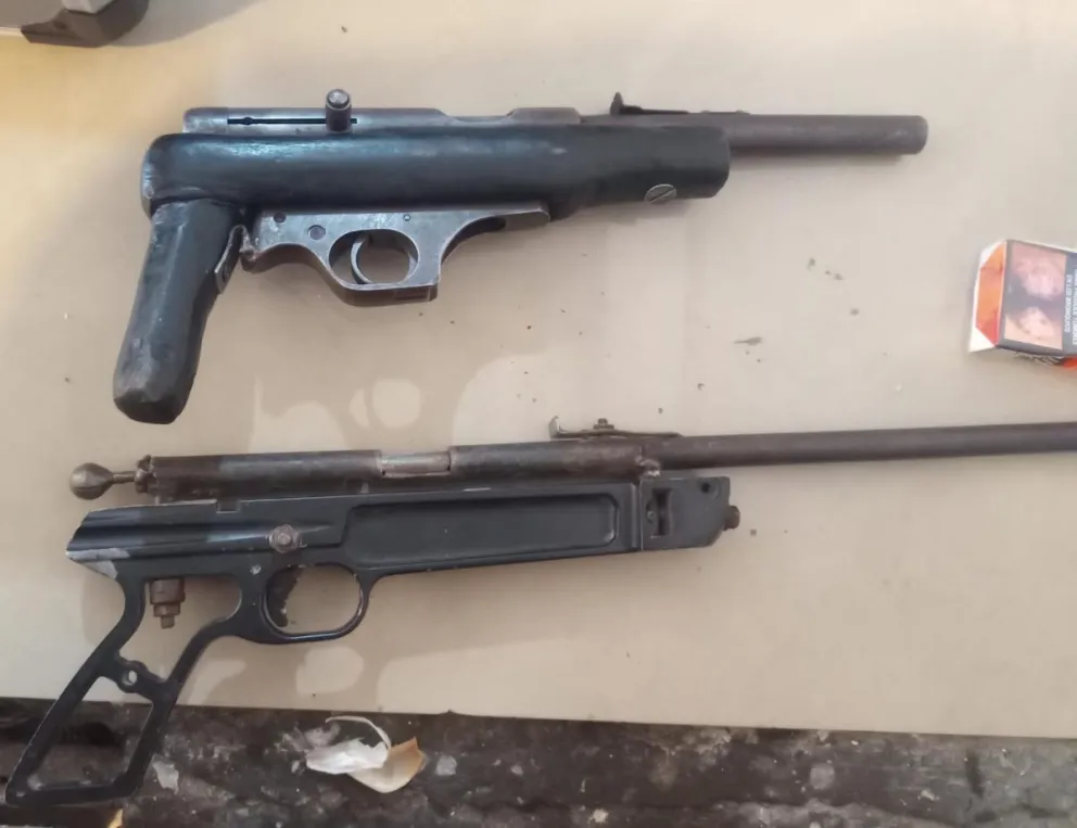 Encuentran antiguas armas como si fueran de la Segunda Guerra Mundial