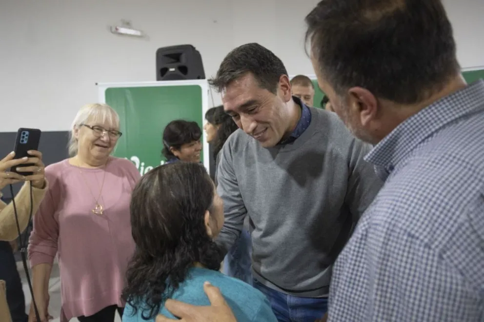 Viedma refuerza el apoyo a familias con materiales para la construcción