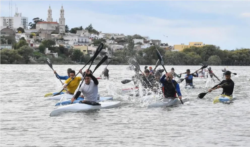 Canotaje en el río Negro.