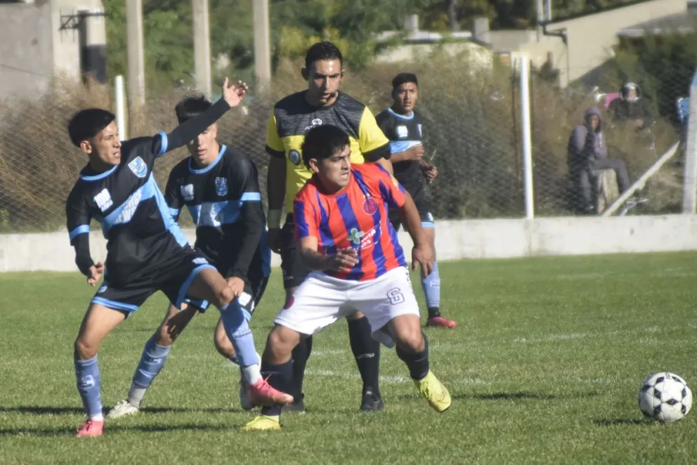 Jorge Newbery - Stroeder, uno de los duelos de esta tarde.