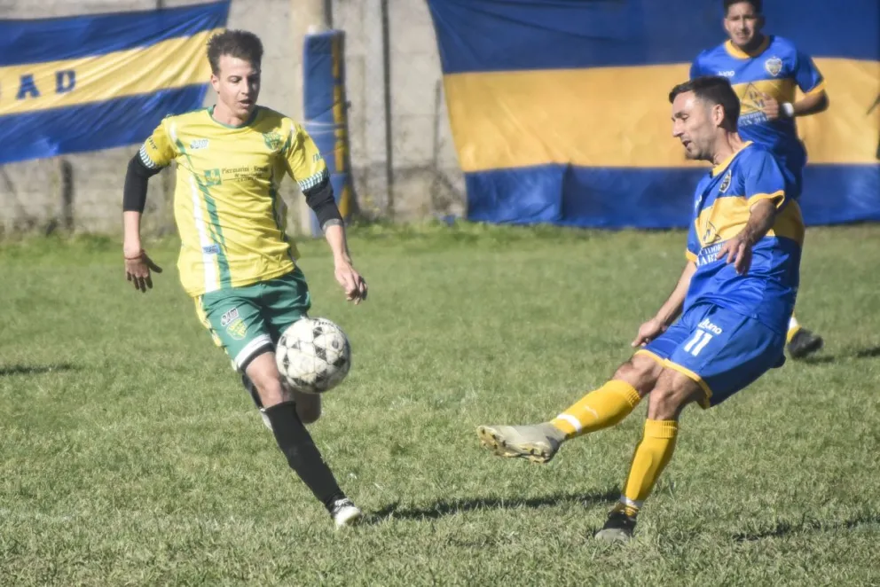 Peña goleó y es más puntero que nunca: se despachó con cinco goles ante Boulevard