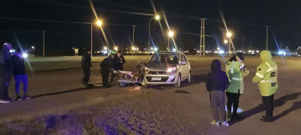 Impactante accidente en la rotonda del barrio Santa Clara 