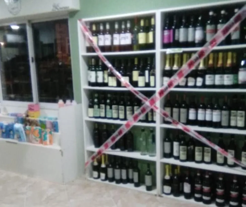 Rige la ordenanza que prohíbe la venta de alcohol después de la medianoche