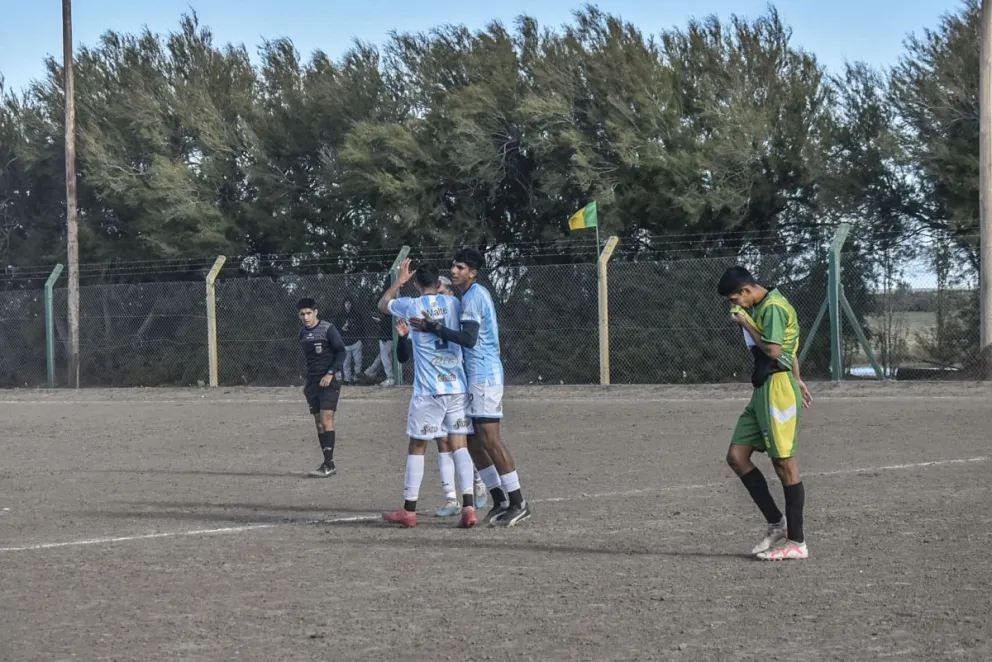 Sol de Mayo goleó a domicilio a Boulevard y empieza a ilusionarse