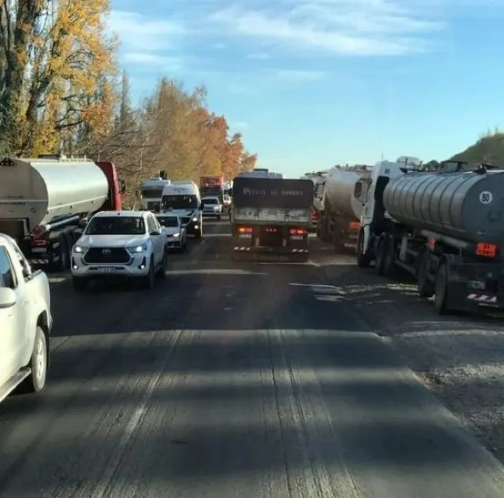 Caos de tránsito en la ruta 151 por el retiro de los camiones siniestrados