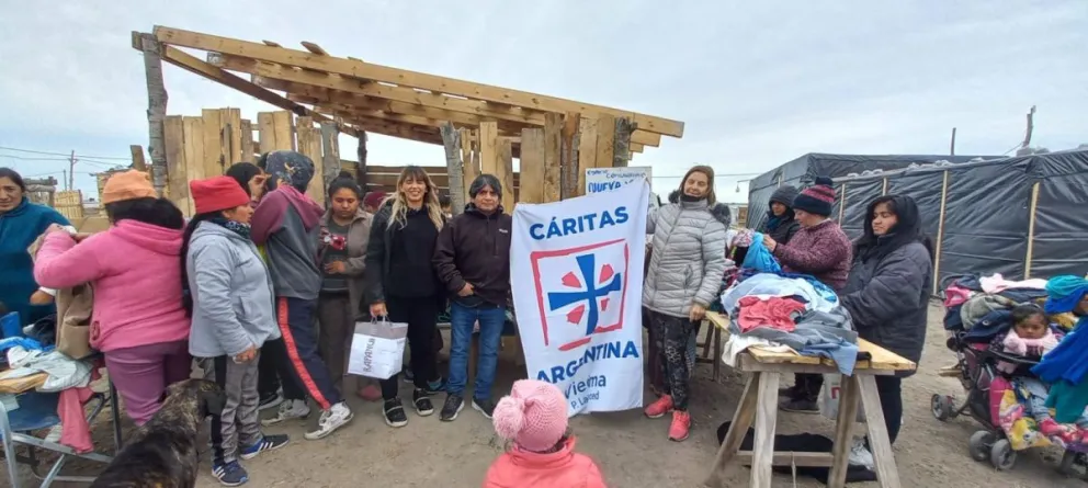Cáritas Viedma brinda ayuda vital a los barrios más vulnerables de la ciudad