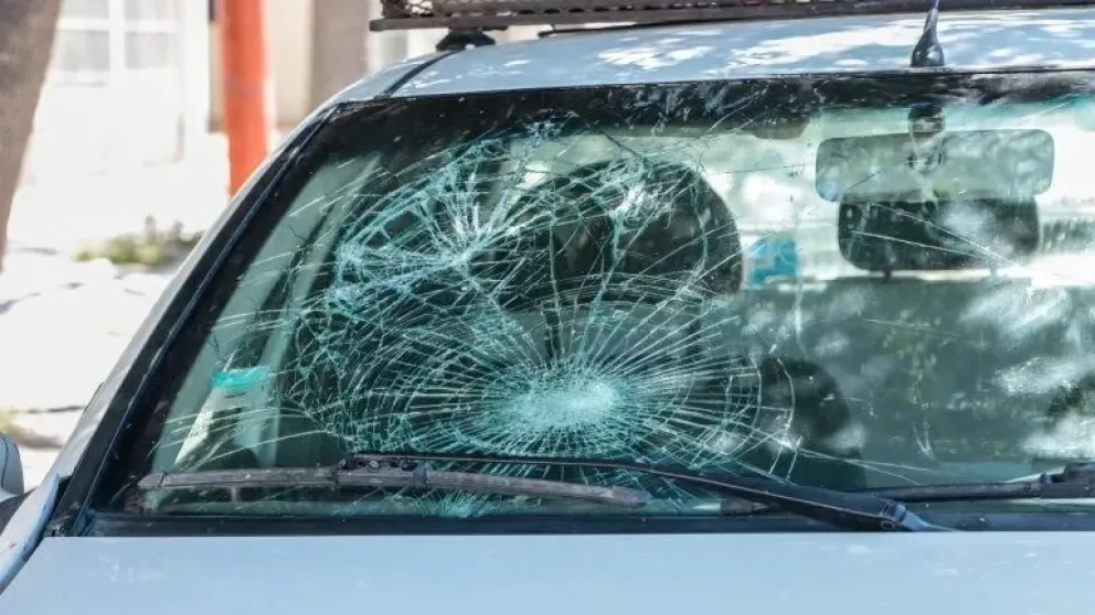 ¿Quién lo paga?: menores de edad rompieron un patrullero 