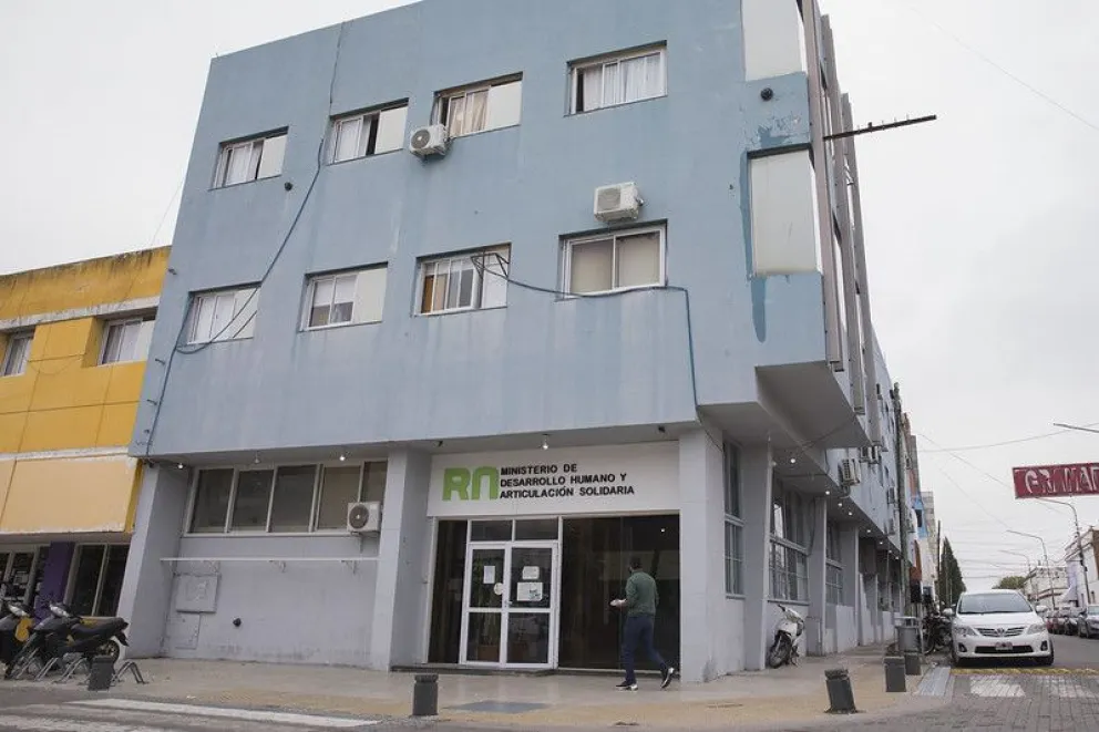 Escándalo en las oficinas de un Ministerio: robaron un celular y nadie admitió la culpa