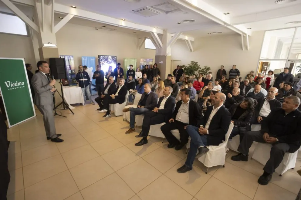 Se presentó la marca ciudad "Viedma, te sorprende" en un evento que unió Estado y sector privado