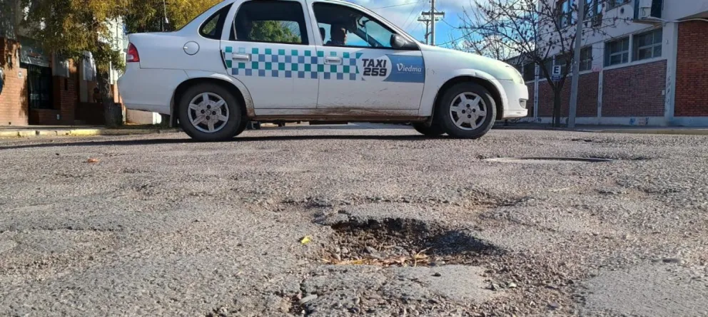 Las asignaturas pendientes del plan de bacheo en Viedma