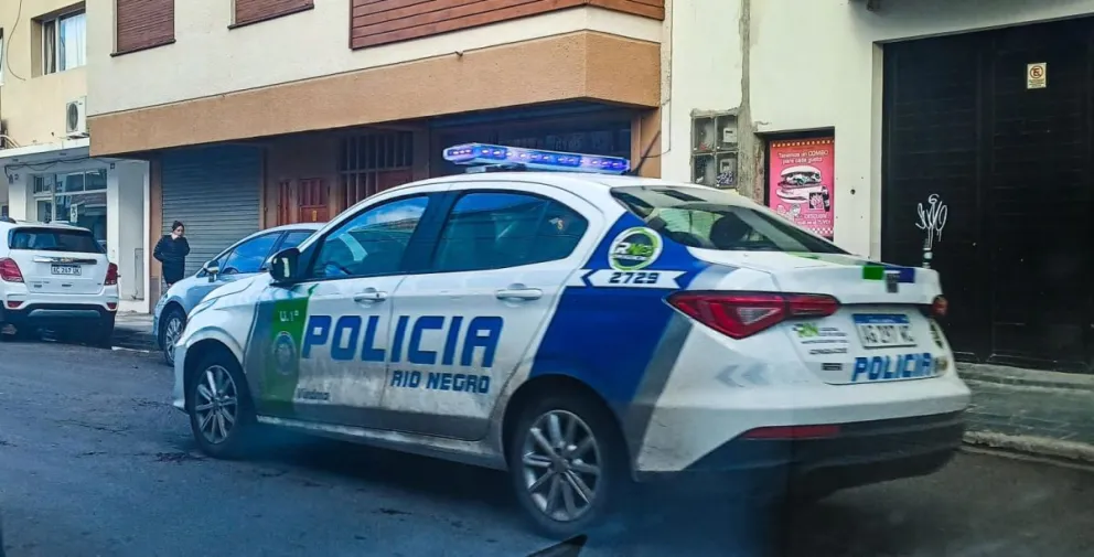 En medio de la conmoción por el caso Coco Nahuelcheo, se dio un nuevo robo con menores armados en Viedma