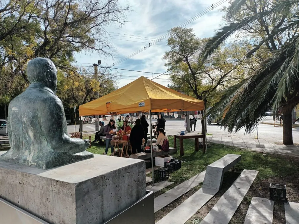 Salud mental comunitaria: una feria de emprendimientos distrajo a más de uno