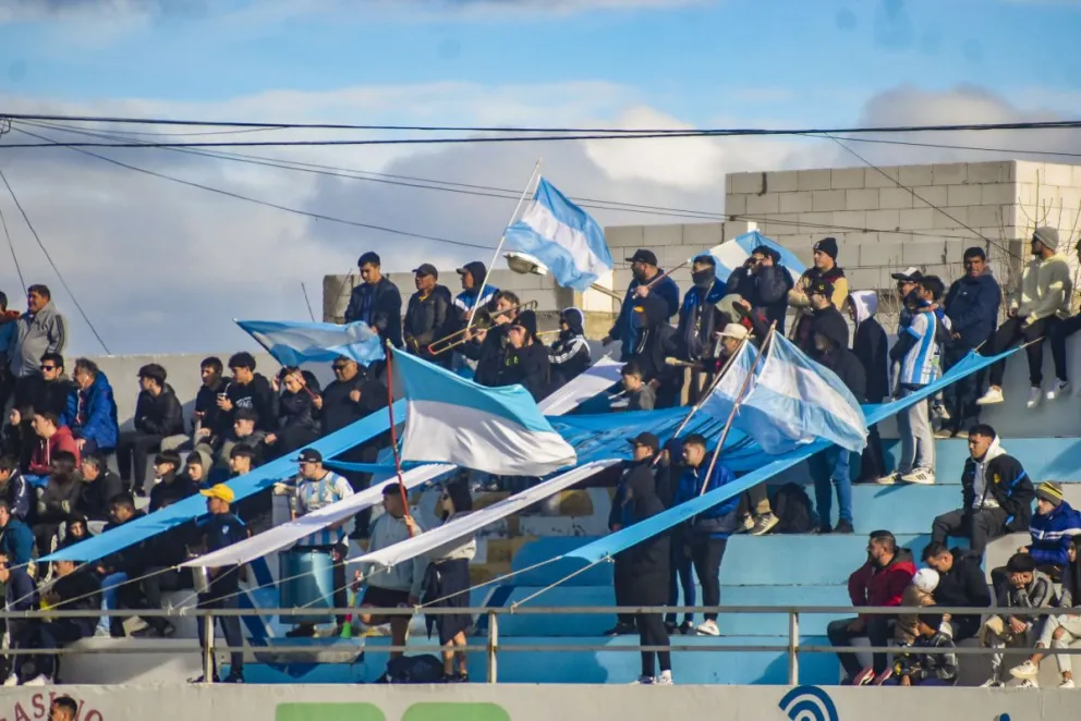 Hubo piñas e insultos entre jugadores de Sol de Mayo y de Olimpo: tres policías heridos