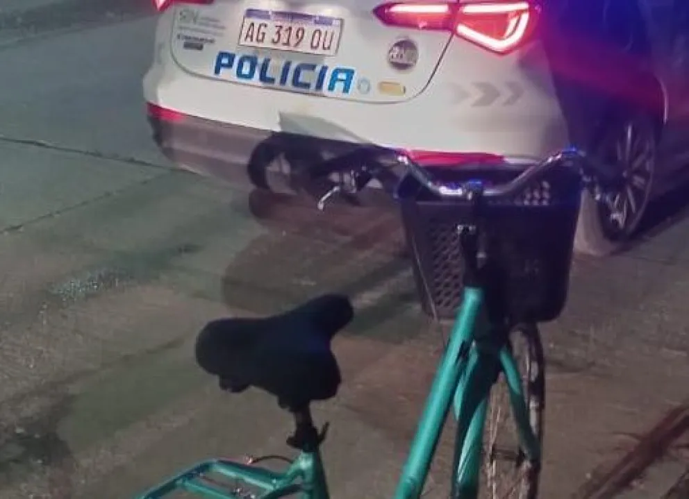 Uno adentro: intentó evadir un control policial en bicicleta ajena