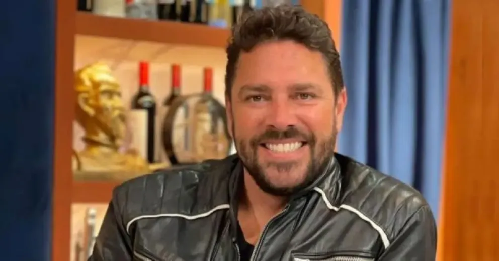 Matías Alé revela a su nueva y joven novia en sociedad