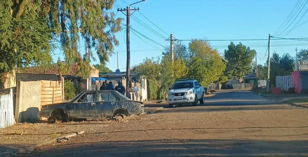 Un menor baleó una casa a plena luz del día en el barrio Mi Bandera