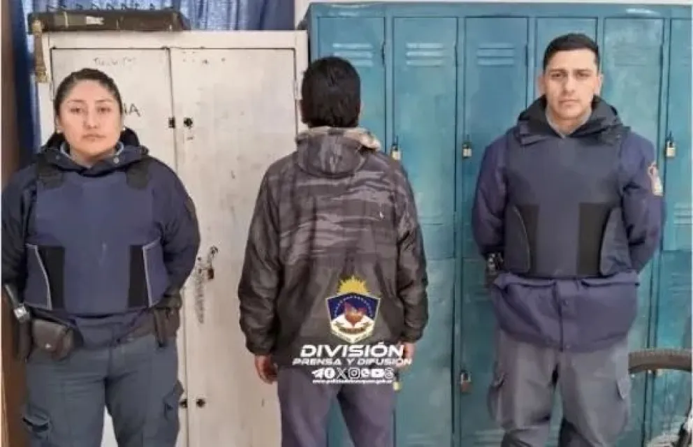 Lo detuvieron y descubrieron que tenía pedido de captura judicial