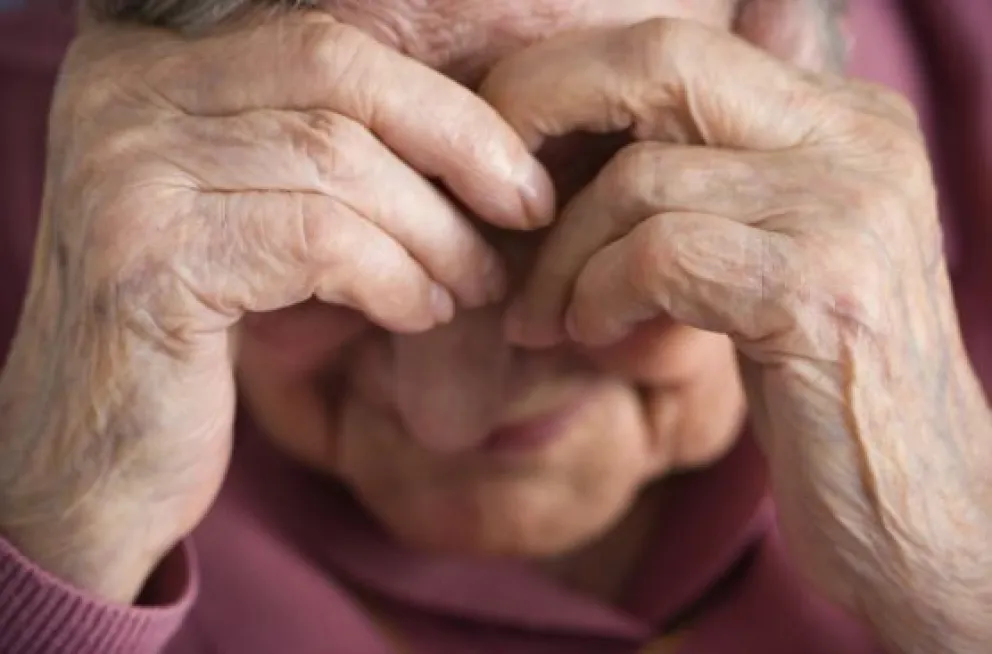 Maldita nieta: una conesina internó a su abuela en un geriátrico y le despilfarró su jubilación