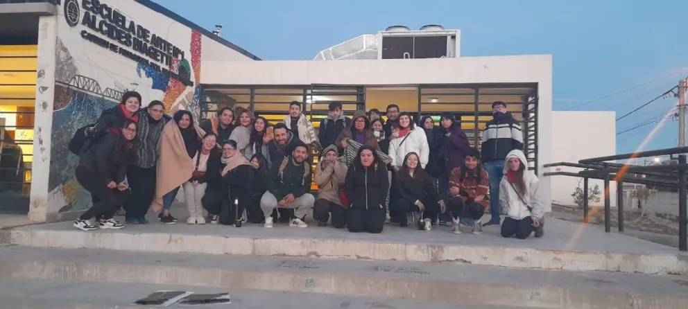 En asamblea decidieron no volver a la Escuela de Arte hasta tanto se resuelva la falta de gas