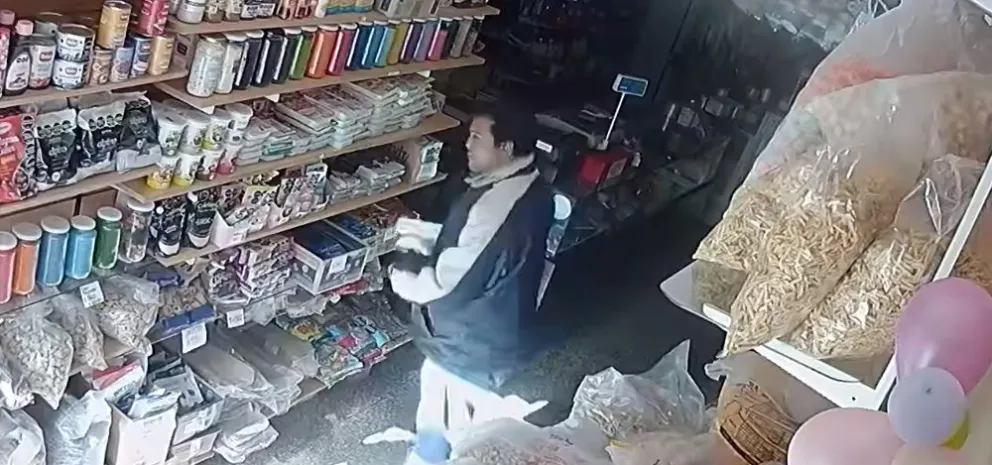 Como entran y salen, los comerciantes están escrachando a los delincuentes en las redes