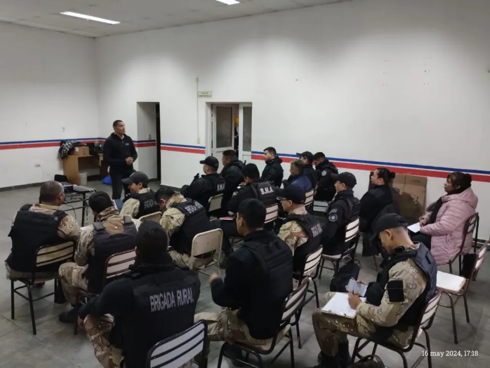 Policía se capacitó en emergencias de salud para garantizar seguridad efectiva