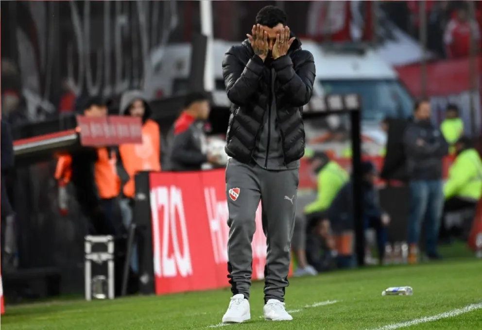 El “rojo” se queda sin DT: Carlos Tévez se despide este fin de semana ante Platense