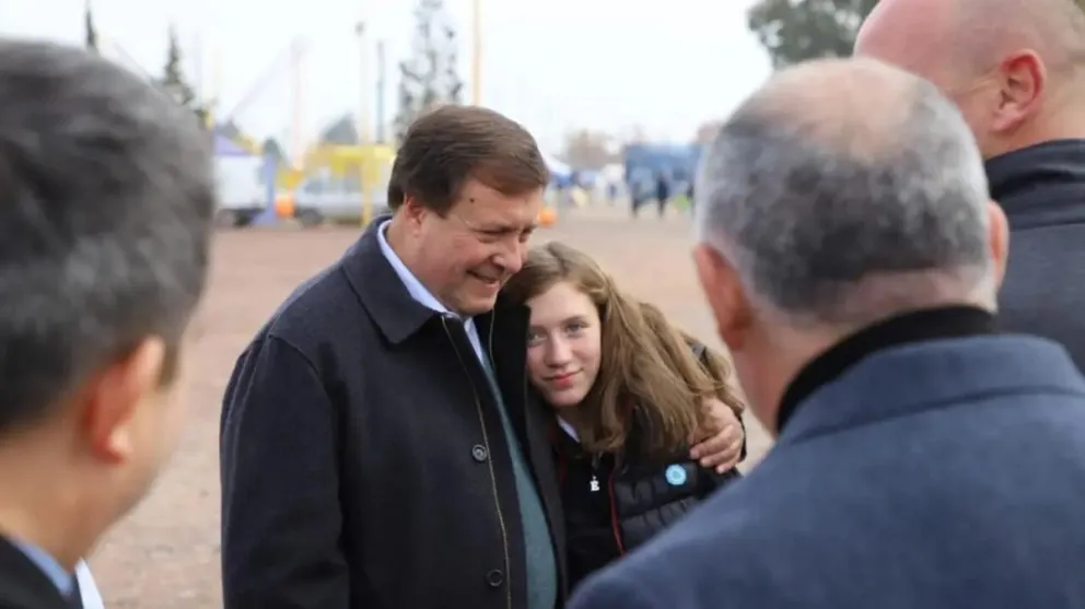 Weretilneck encabezó el acto por el 93 aniversario de Fernández Oro