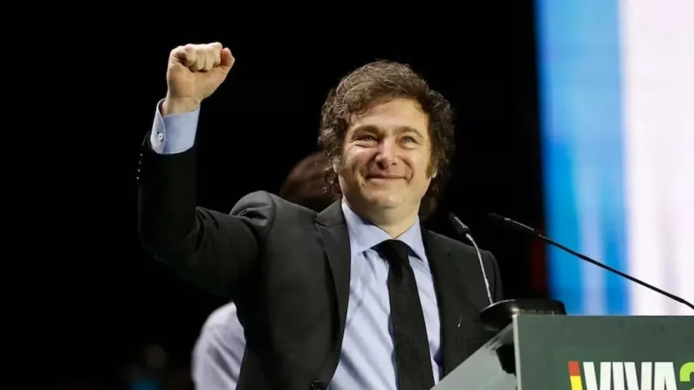Milei presentará su libro en el Luna Park con un show musical propio: "Él mismo va a cantar"