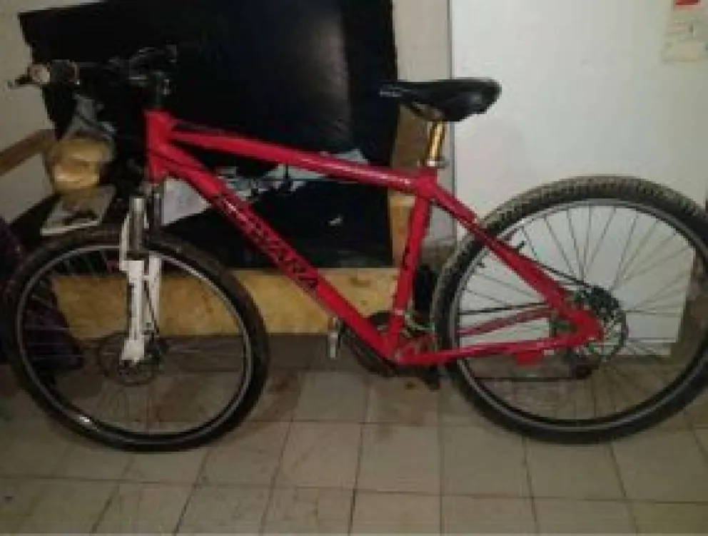  Le robaron la bici, vio que la vende en un grupo de Viedma-Patagones, y lo escrachó